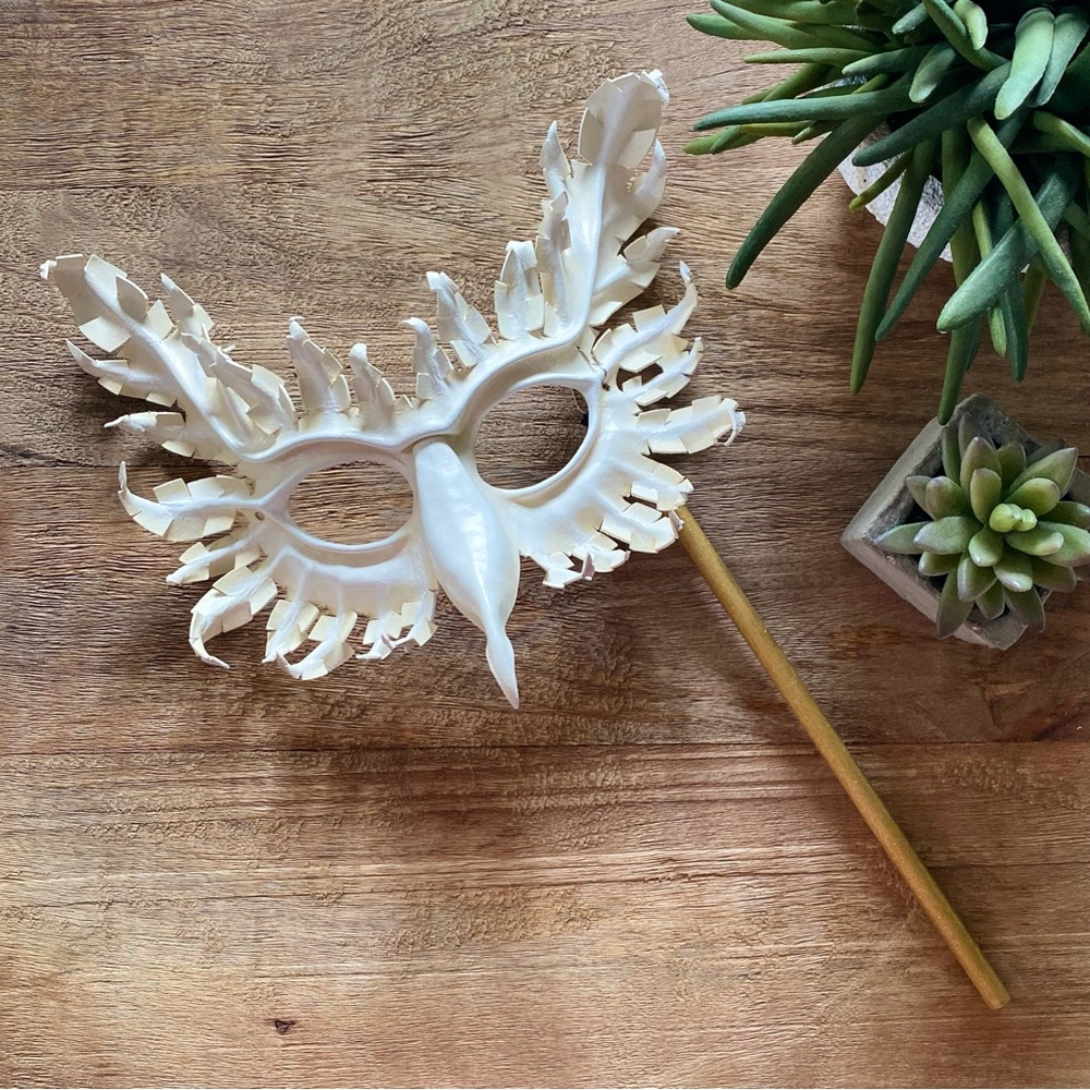 Elegant Hand-Made White Masquerade Mask